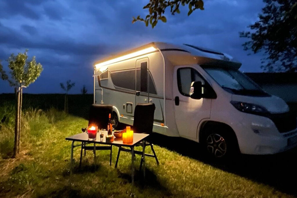 GG Caravanverleih Berlin GmbH & Co. KG - Wohnmobil, Bürstner Lyseo 728 Harmony (3,5t)